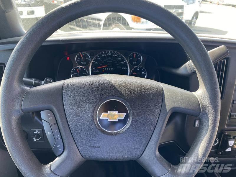 Chevrolet Express Микроавтобусы