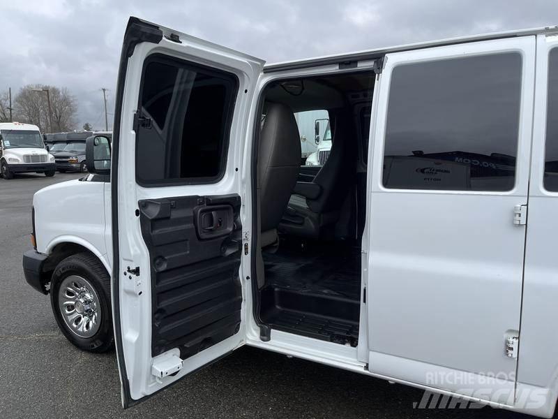 Chevrolet Express Изотермический фургон