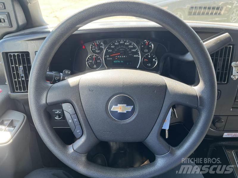 Chevrolet Express Микроавтобусы