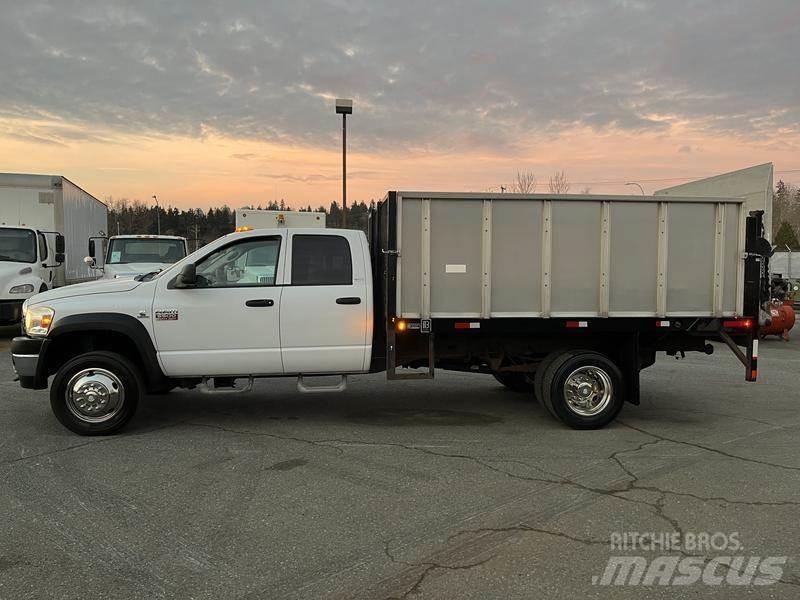 Dodge Ram 5500 Грузовики-платформы/боковая разгрузка