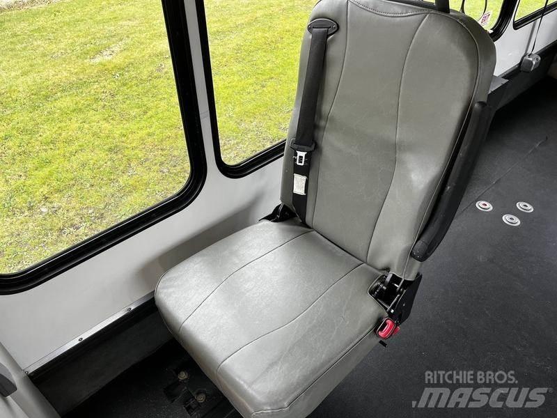 Ford Econoline Микроавтобусы