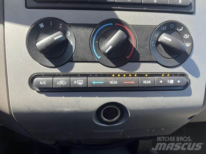 Ford Expedition Легковые автомобили