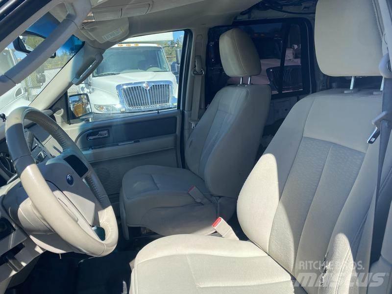 Ford Expedition Легковые автомобили