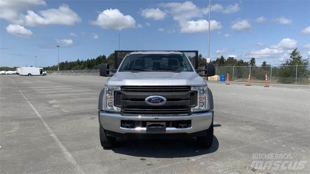 Ford F-550 Грузовики-платформы/боковая разгрузка