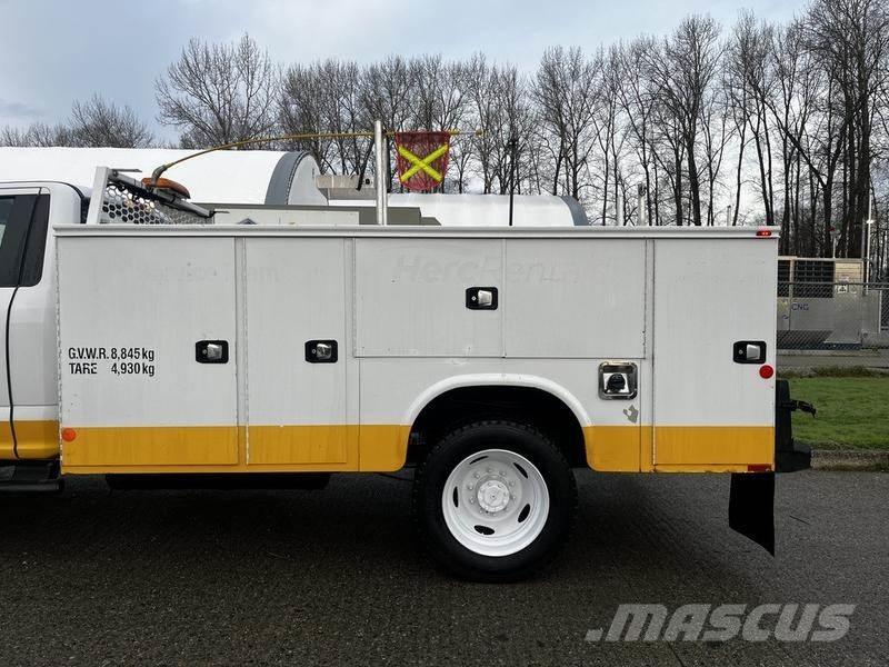 Ford F-550 Комбинированные дорожные машины