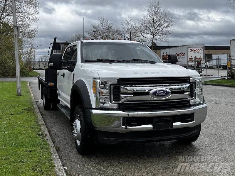 Ford F-550 Грузовики-платформы/боковая разгрузка