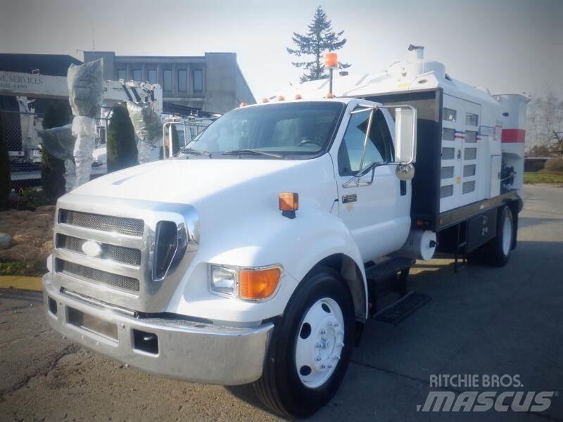 Ford F-650 Ассенизаторские машины
