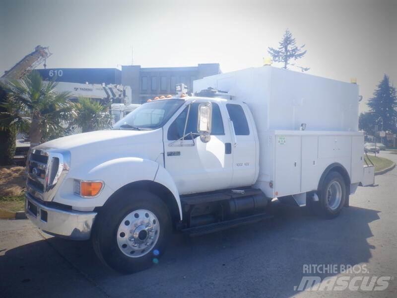 Ford F-750 Комбинированные дорожные машины
