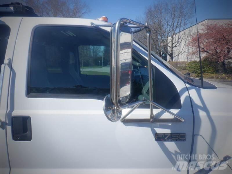 Ford F-750 Комбинированные дорожные машины