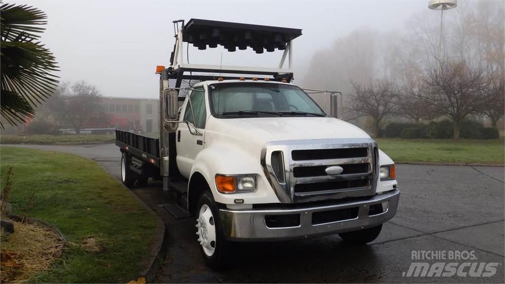 Ford F-750 Грузовики-платформы/боковая разгрузка