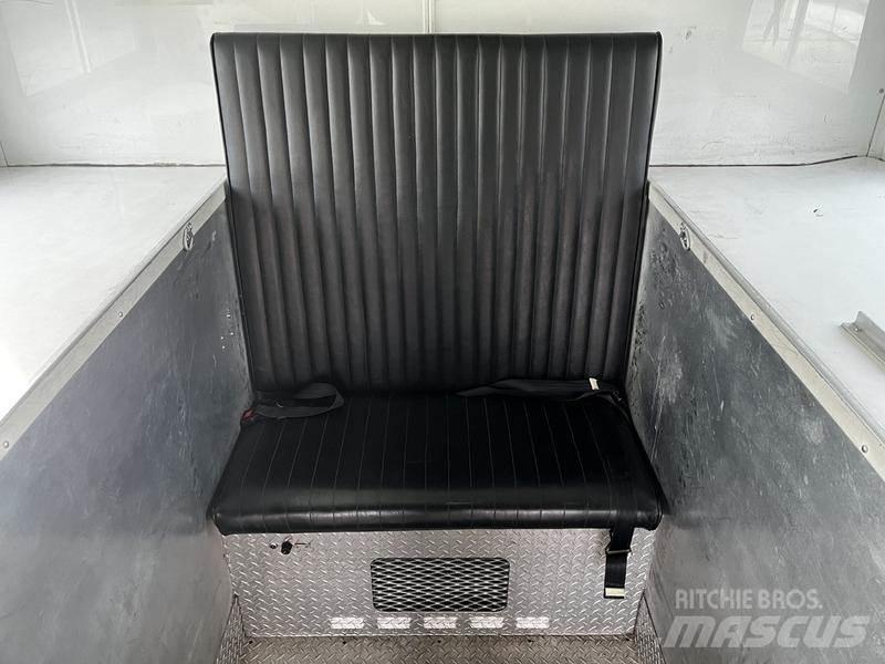 Freightliner FL80 Комбинированные дорожные машины