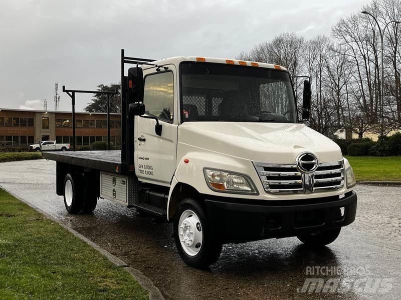 Hino 155 Грузовики-платформы/боковая разгрузка