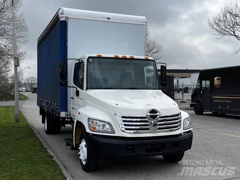 Hino 268 Изотермический фургон