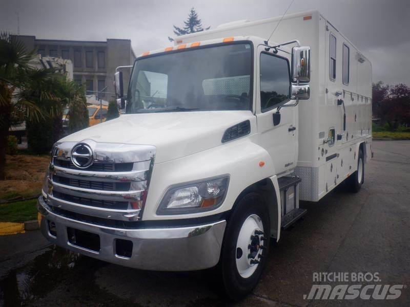Hino 308 Комбинированные дорожные машины