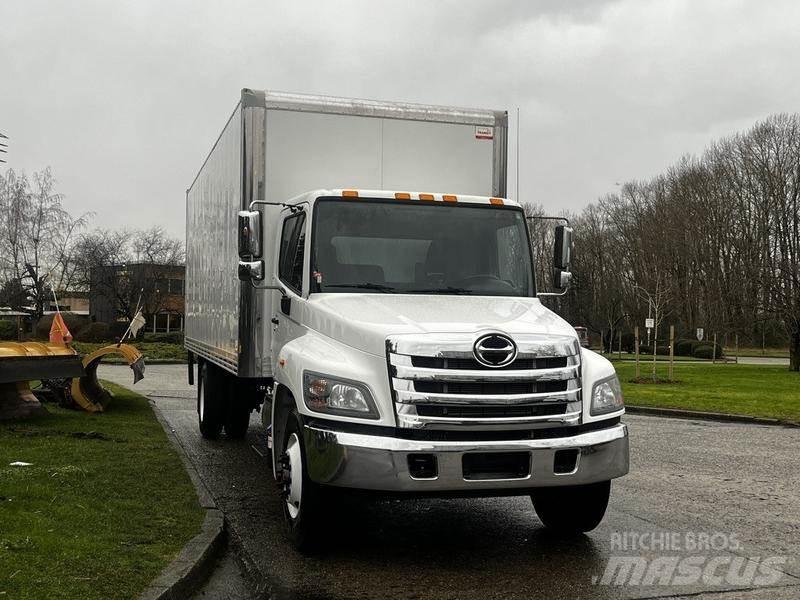 Hino 338 Изотермический фургон