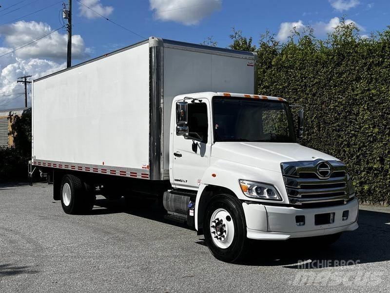 Hino 338 Изотермический фургон