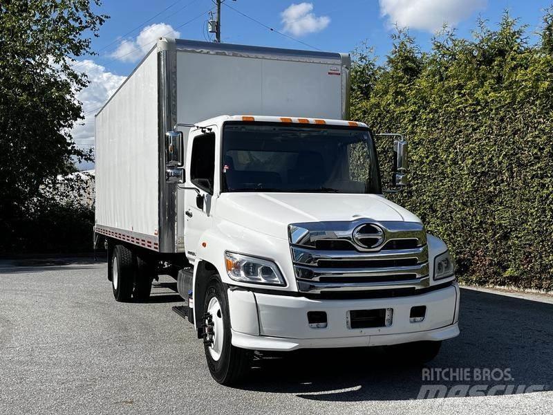 Hino 338 Изотермический фургон