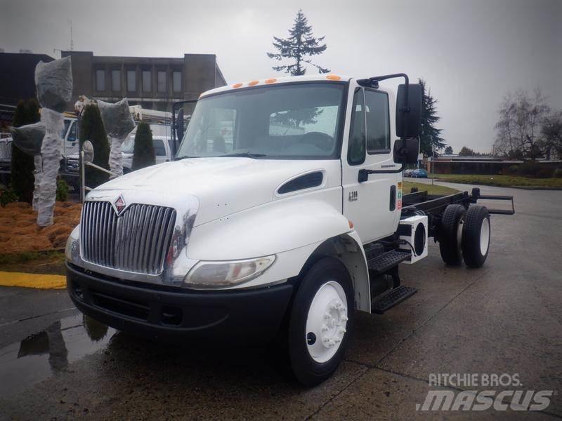 International 4300 Шасси с кабиной