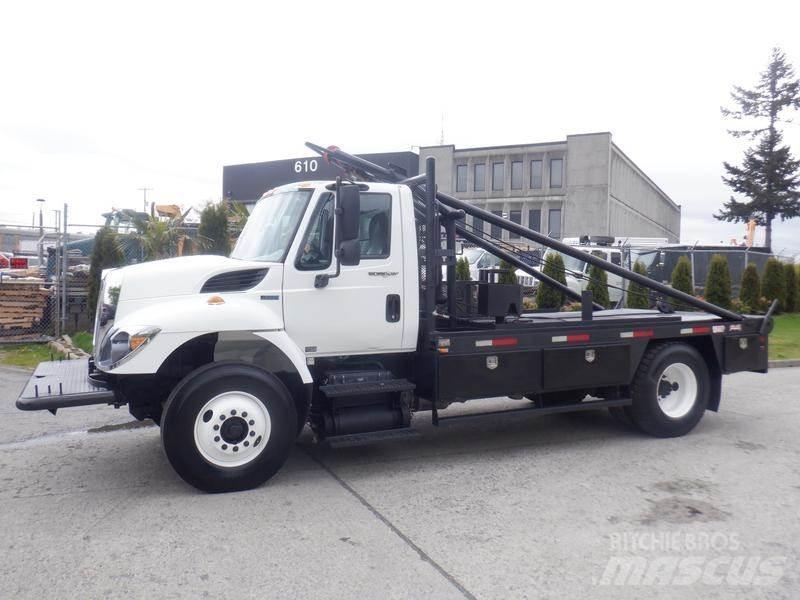 International 7300 Грузовики-платформы/боковая разгрузка