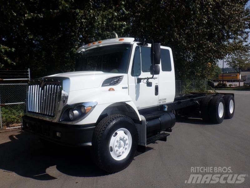 International 7400 Шасси с кабиной