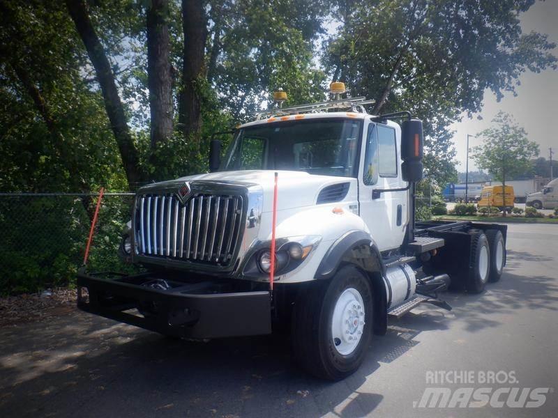 International 7400 Шасси с кабиной