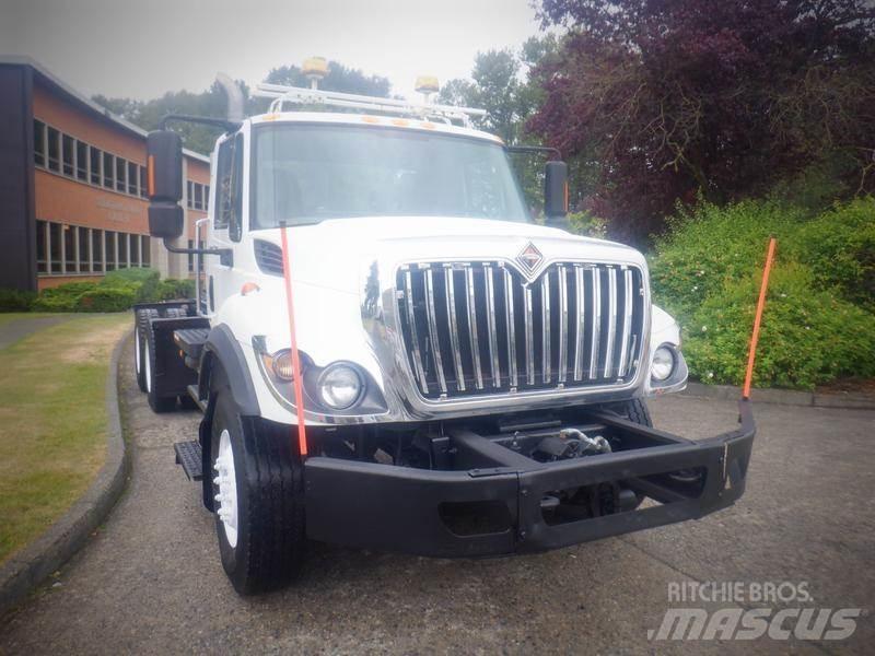 International 7400 Шасси с кабиной