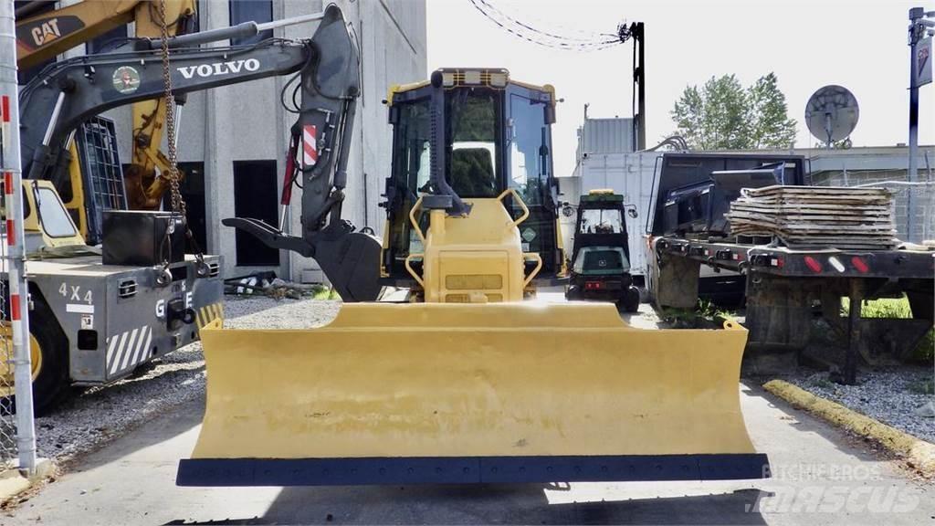 Komatsu D37PX-22 Гусеничные экскаваторы