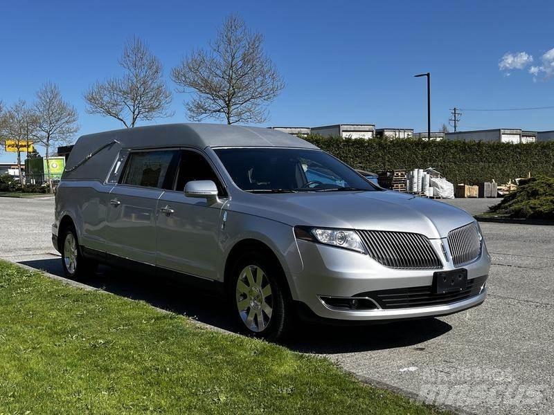 Lincoln MKT Легковые автомобили