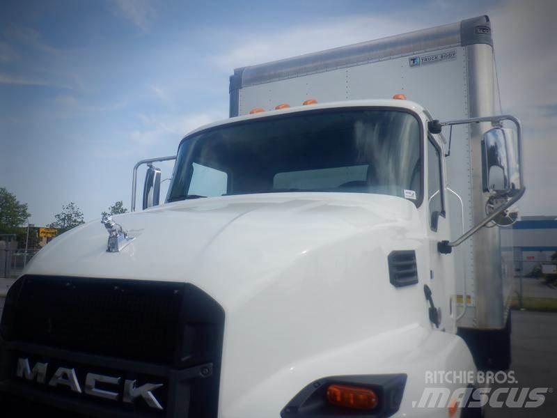 Mack MD Изотермический фургон
