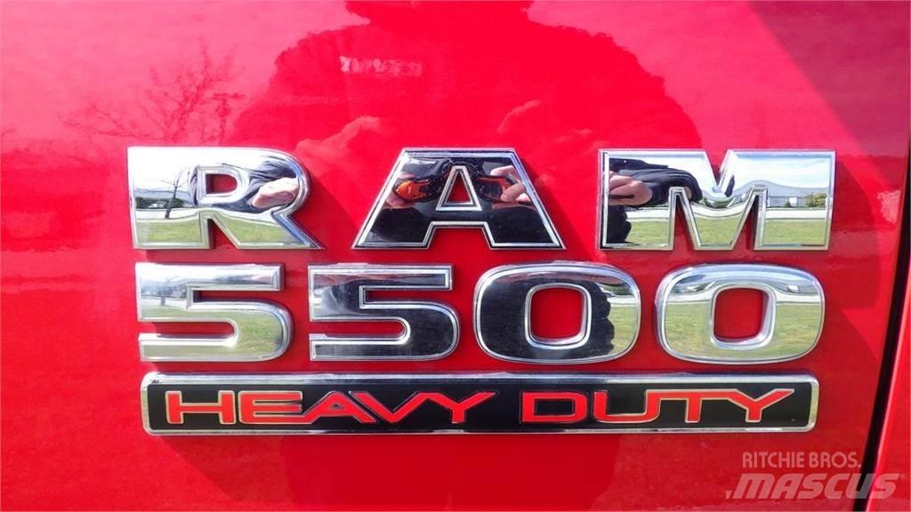 RAM 5500 Грузовики-платформы/боковая разгрузка