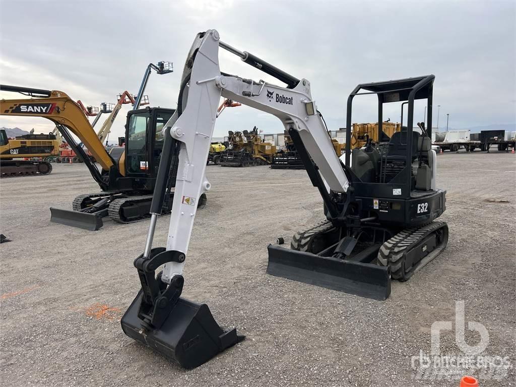 Bobcat E32 Мини-экскаваторы
