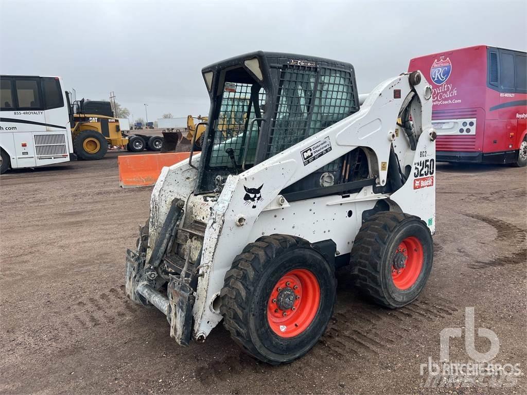 Bobcat S250 Мини-погрузчики