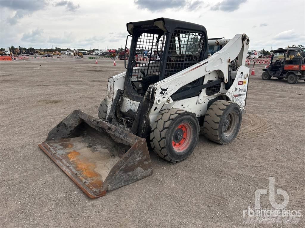 Bobcat S750 Мини-погрузчики