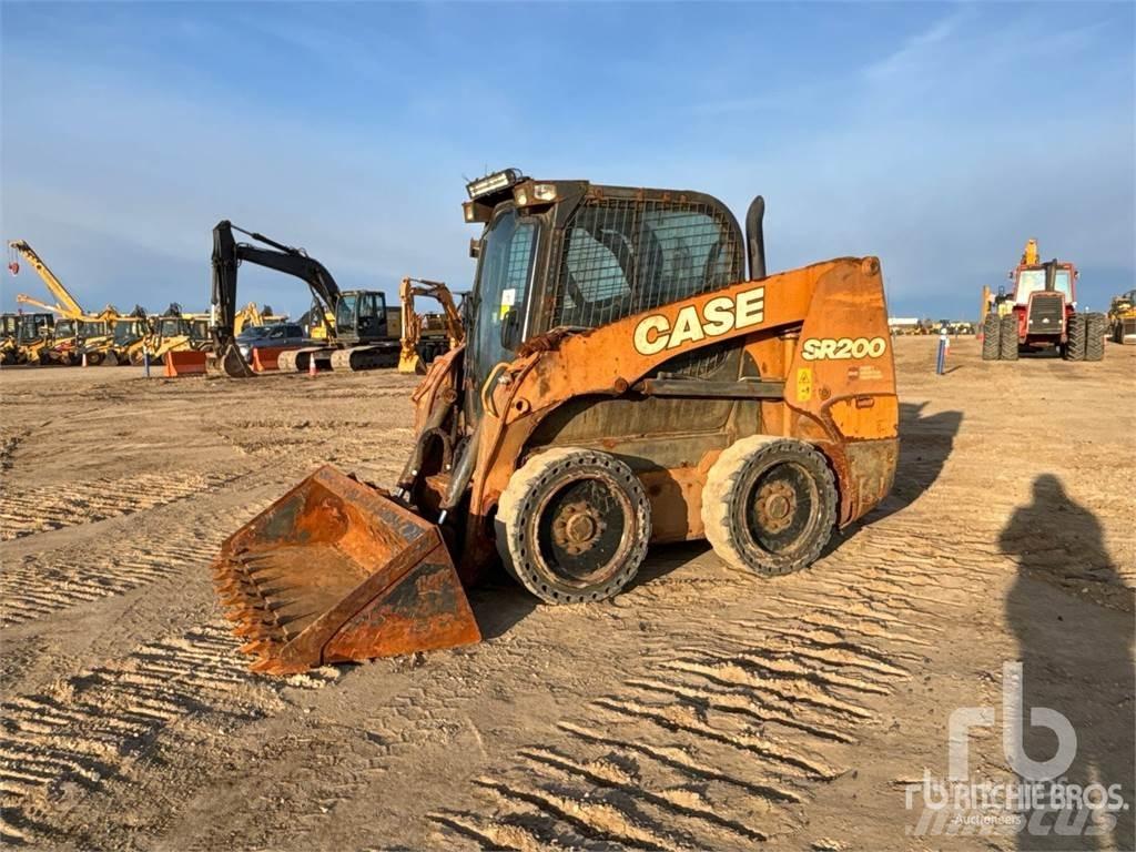 CASE SR200 Мини-погрузчики
