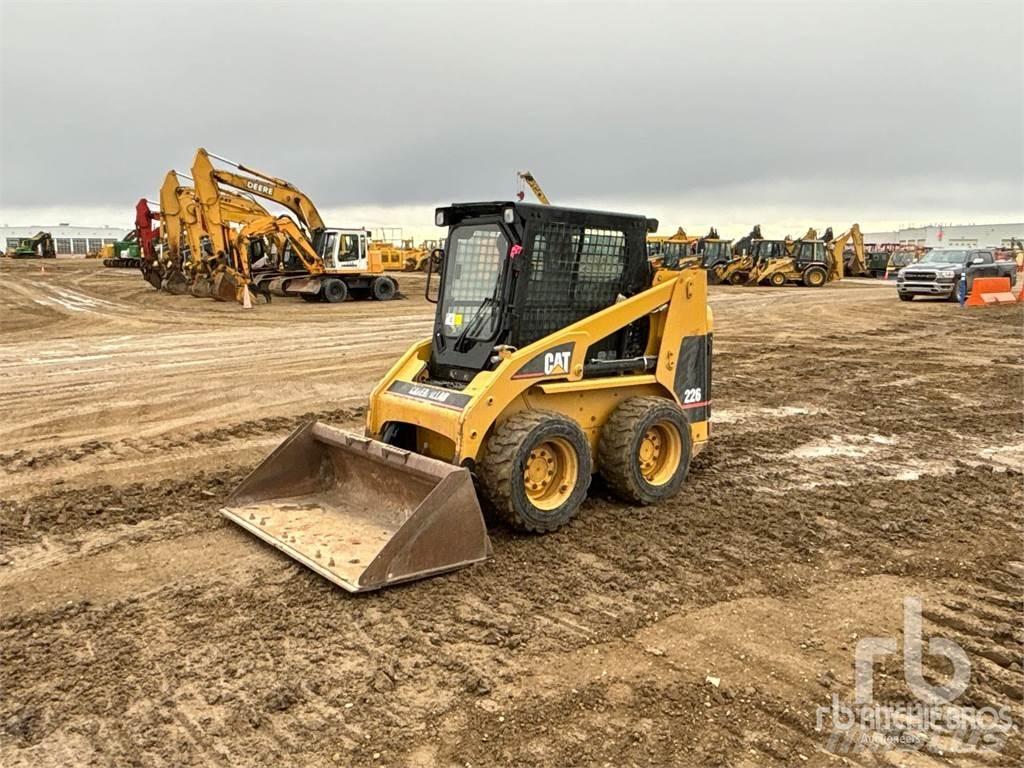CAT 226 Мини-погрузчики