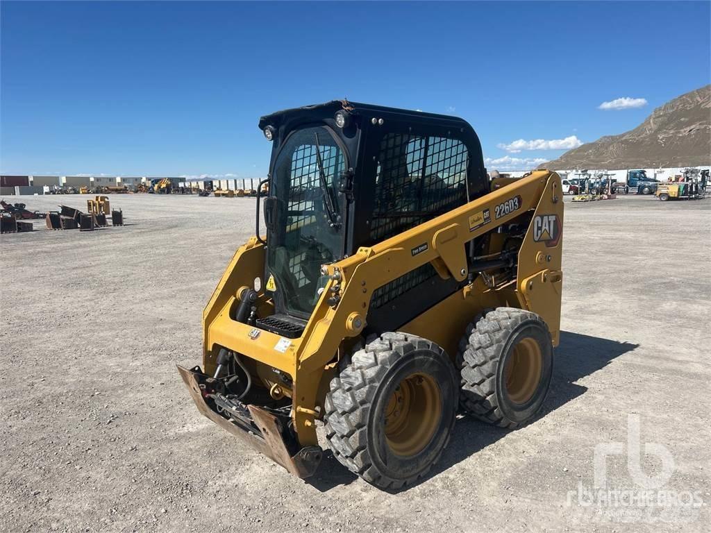 CAT 226D3 C3H2 Мини-погрузчики