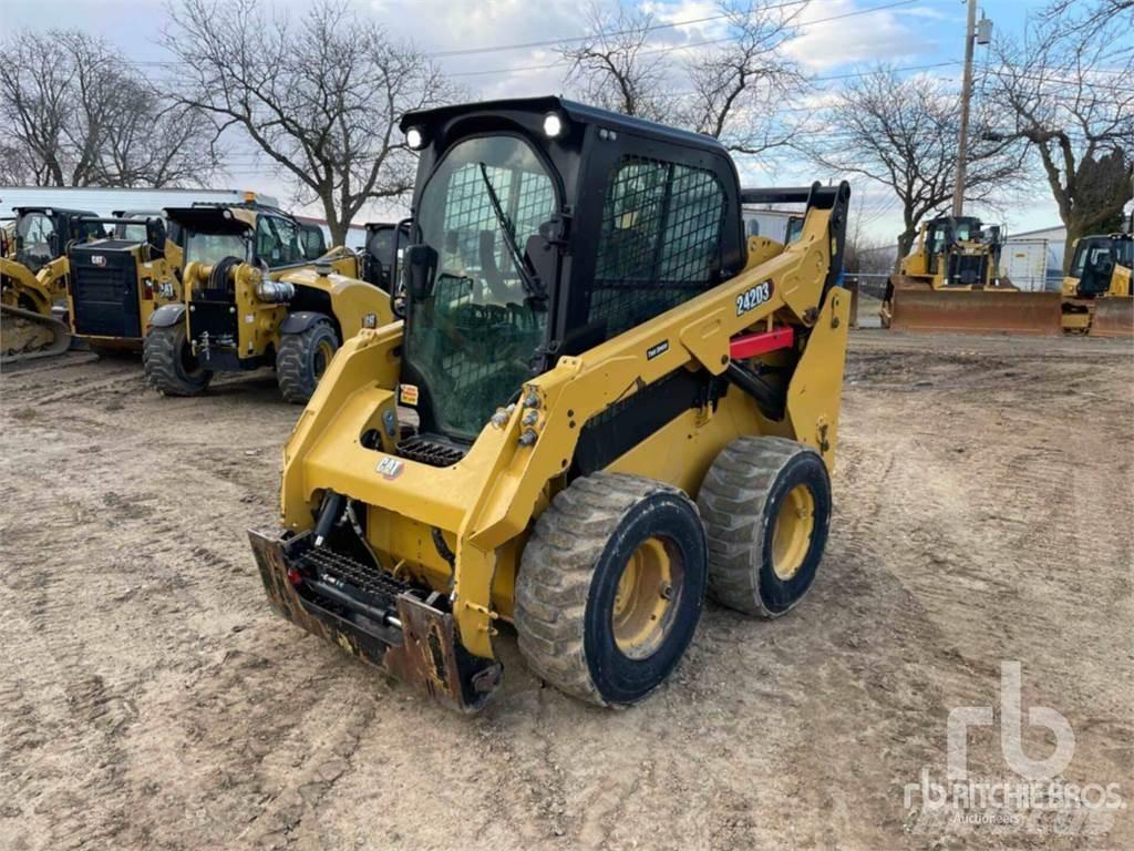 CAT 242D3 Мини-погрузчики