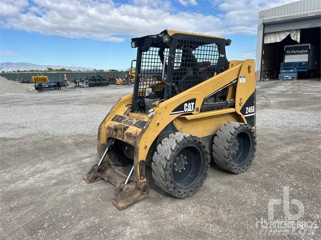 CAT 246B Мини-погрузчики