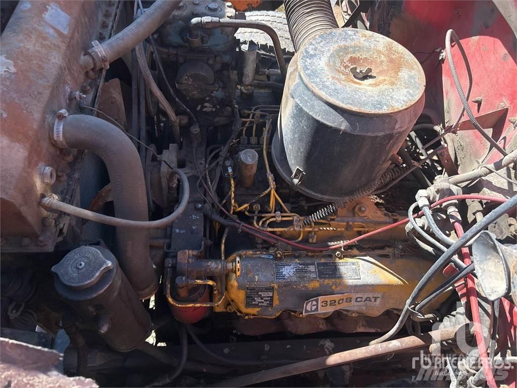CAT 3208 Двигатели