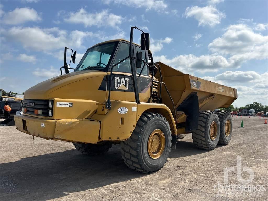 CAT 725 Шарнирно-сочленённые самосвалы