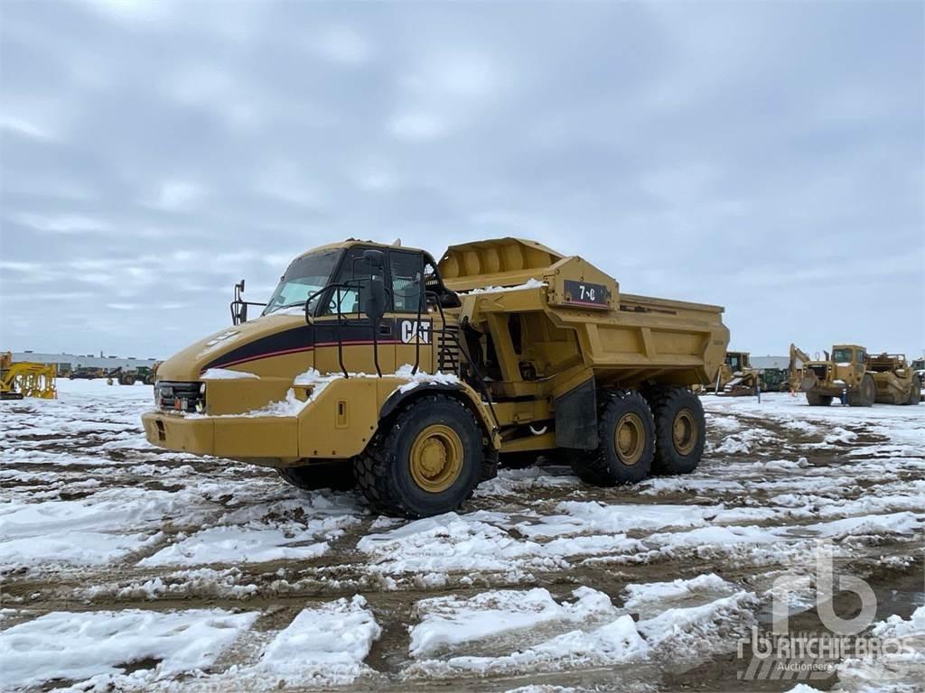 CAT 730EJ Шарнирно-сочленённые самосвалы