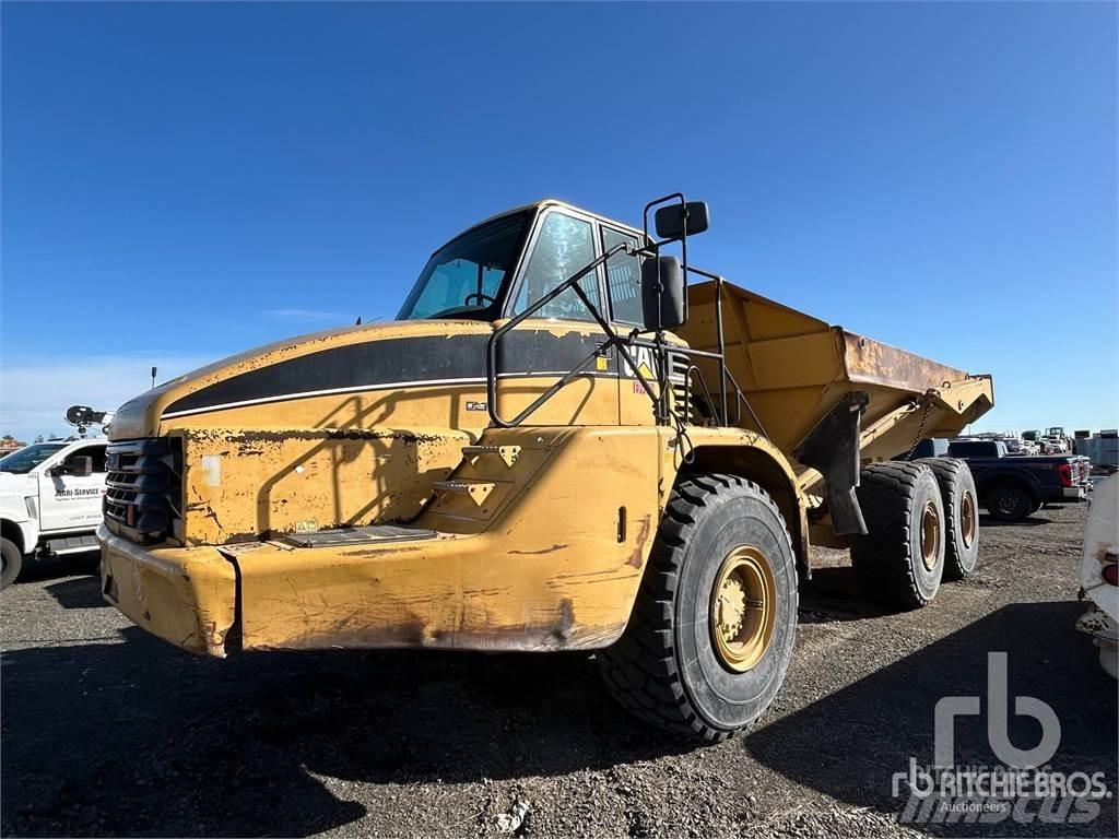 CAT 735 Шарнирно-сочленённые самосвалы
