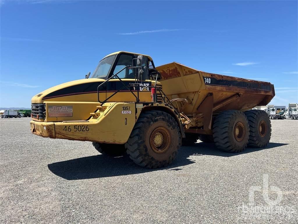 CAT 740 Шарнирно-сочленённые самосвалы