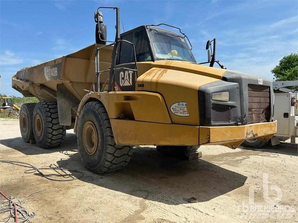 CAT 740B Шарнирно-сочленённые самосвалы