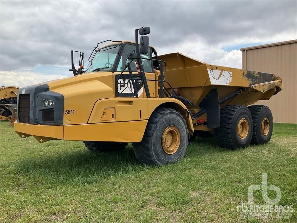 CAT 740B Шарнирно-сочленённые самосвалы