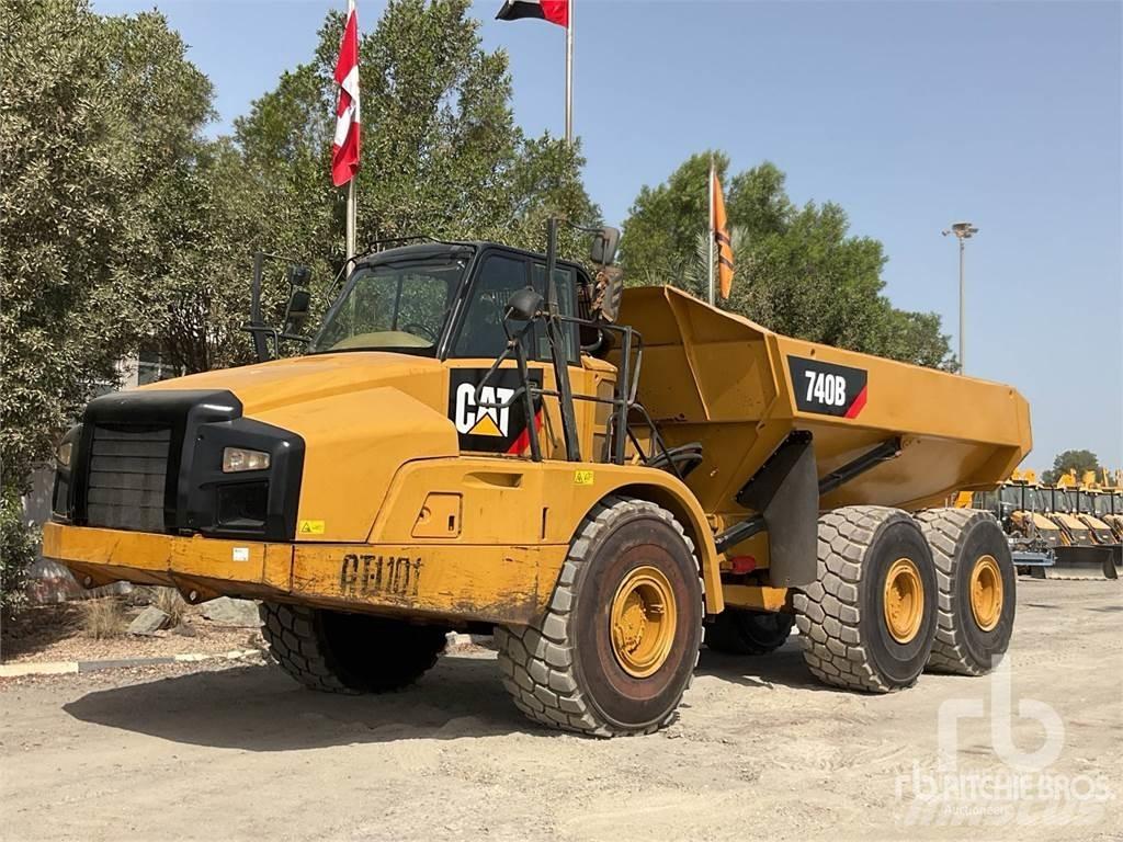 CAT 740B Шарнирно-сочленённые самосвалы