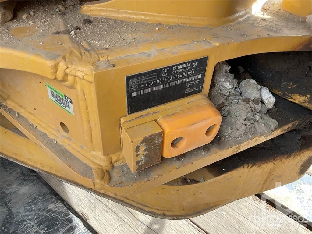 CAT 740GC Шарнирно-сочленённые самосвалы