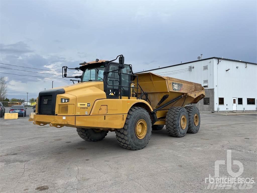 CAT 740GC Шарнирно-сочленённые самосвалы