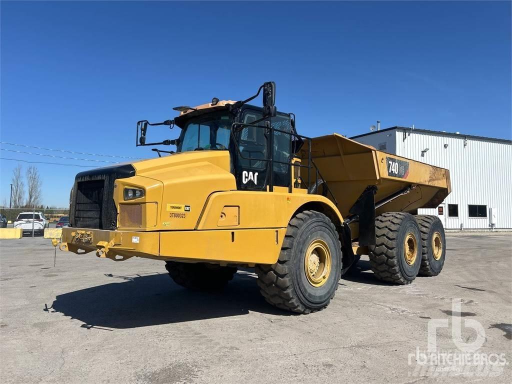 CAT 740GC Шарнирно-сочленённые самосвалы