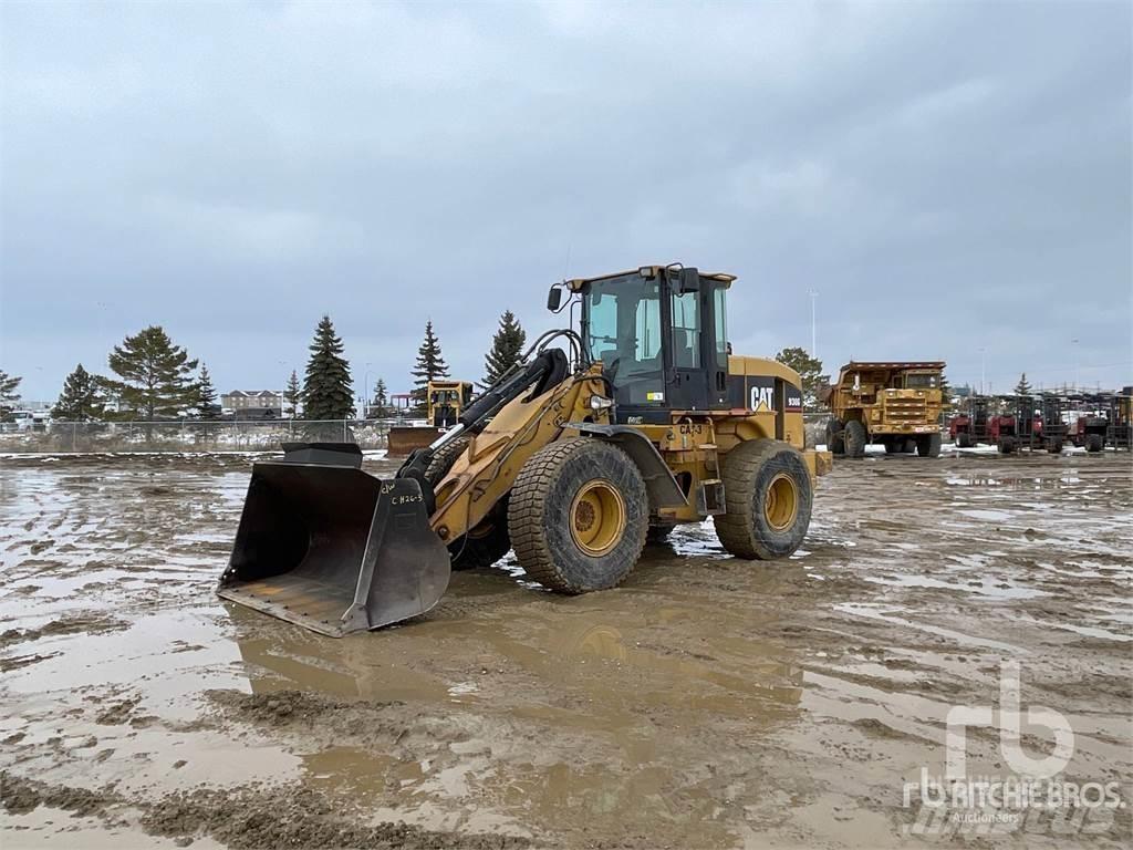 CAT 930G Фронтальные погрузчики